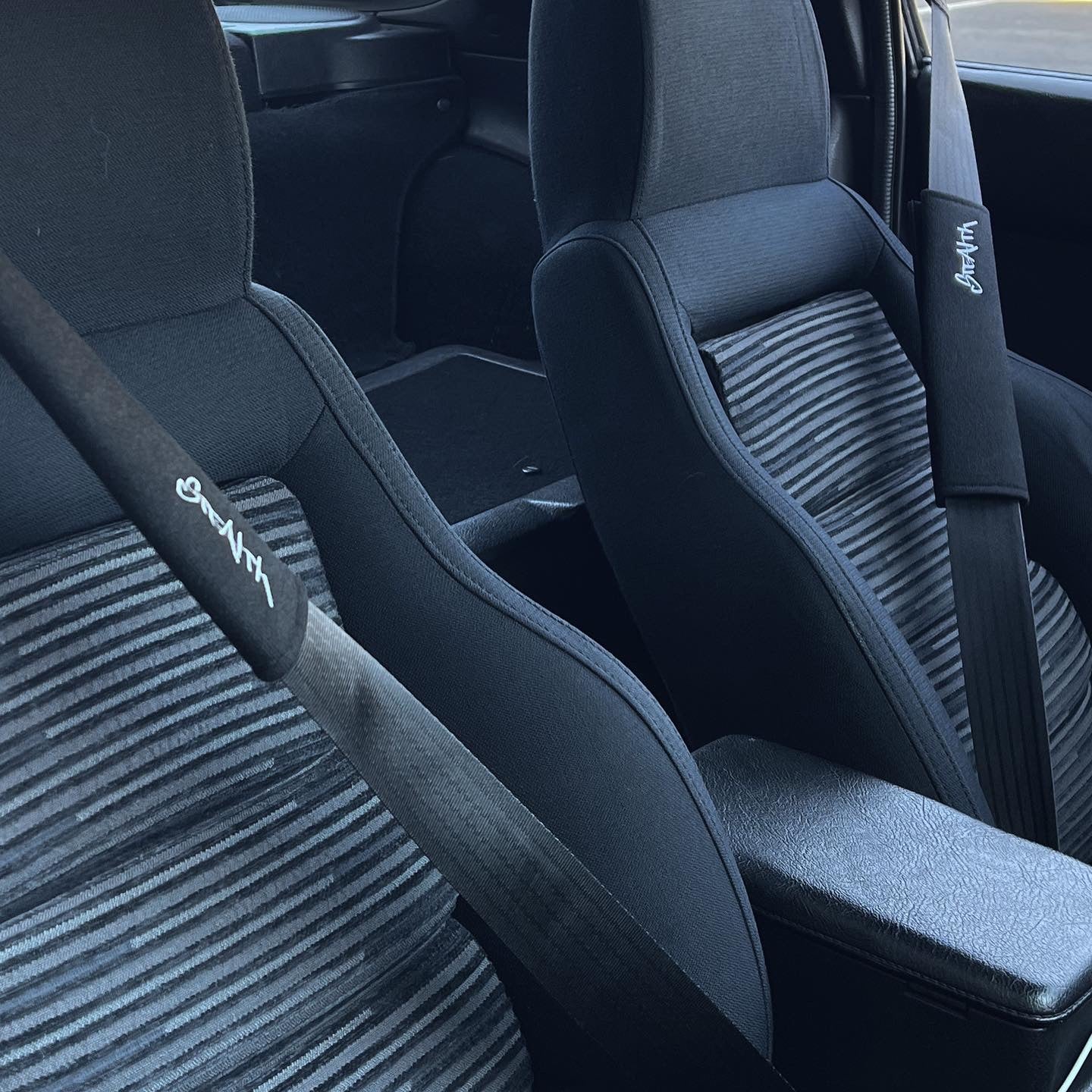 Graffiti Seat Belt Covers [BLACK]